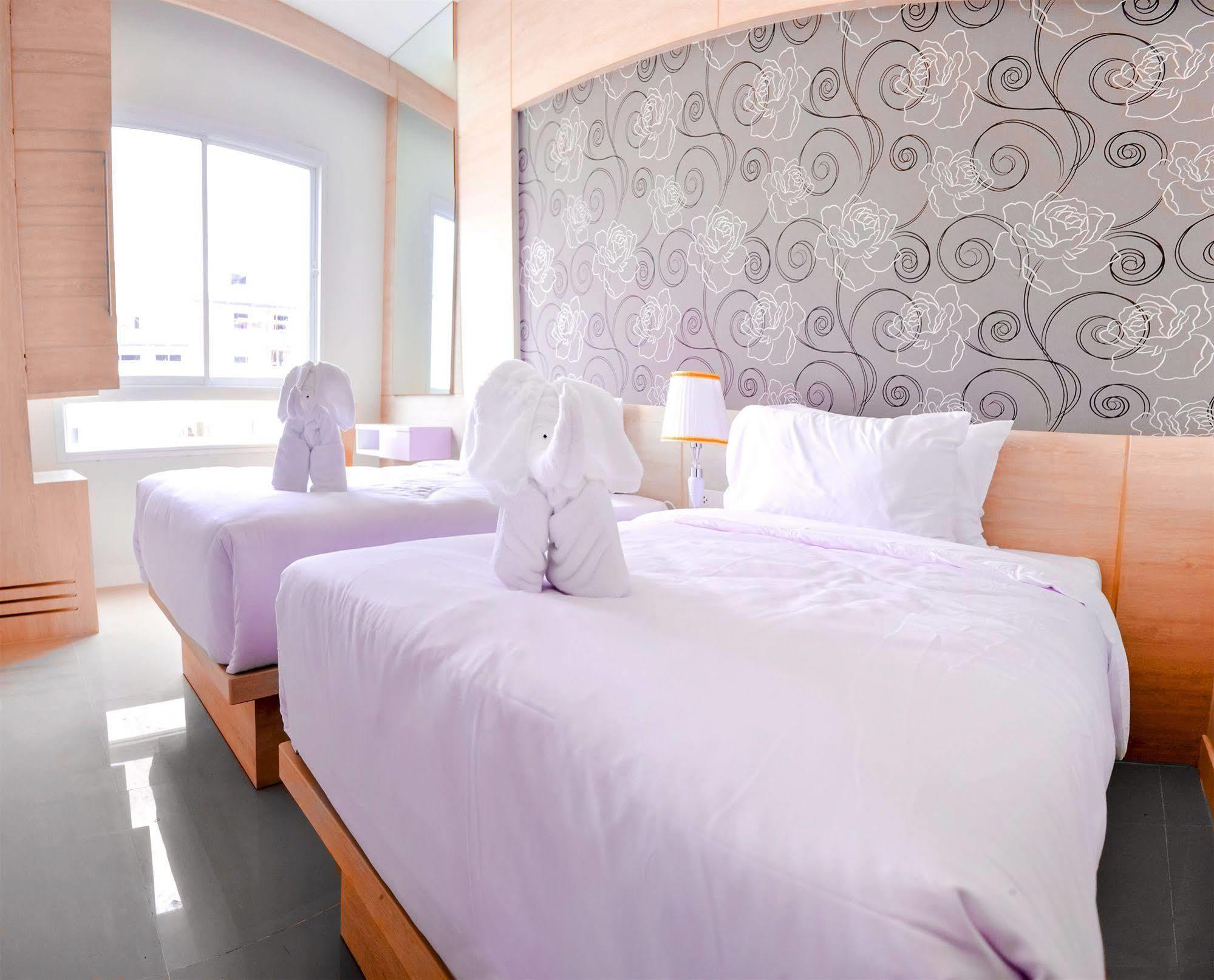 Mirage Express Patong Phuket Hotel Esterno foto